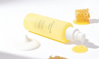 A Daily Ritual for Silky Skin with Honey and Milk